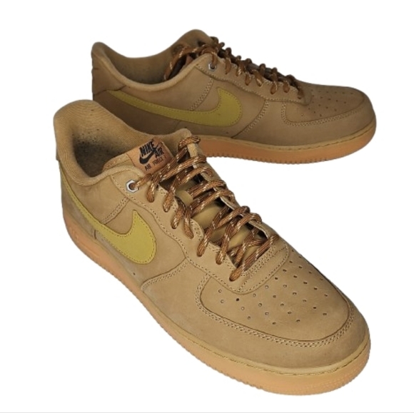 Nike Men's Tan Sneakers Men Nike Air Force 1 Low SP x Supreme CJ9179-200 - Picture 1 of 16